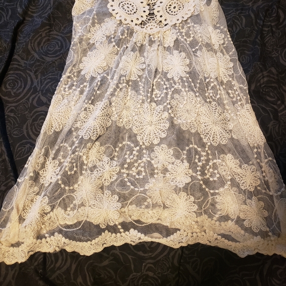 NWT Lace Top - Picture 3 of 4